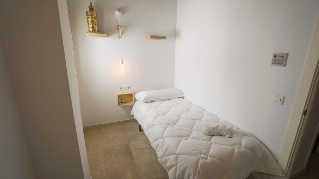 Rentalsevilla Feria Duplex Con Terraza Buitenkant foto